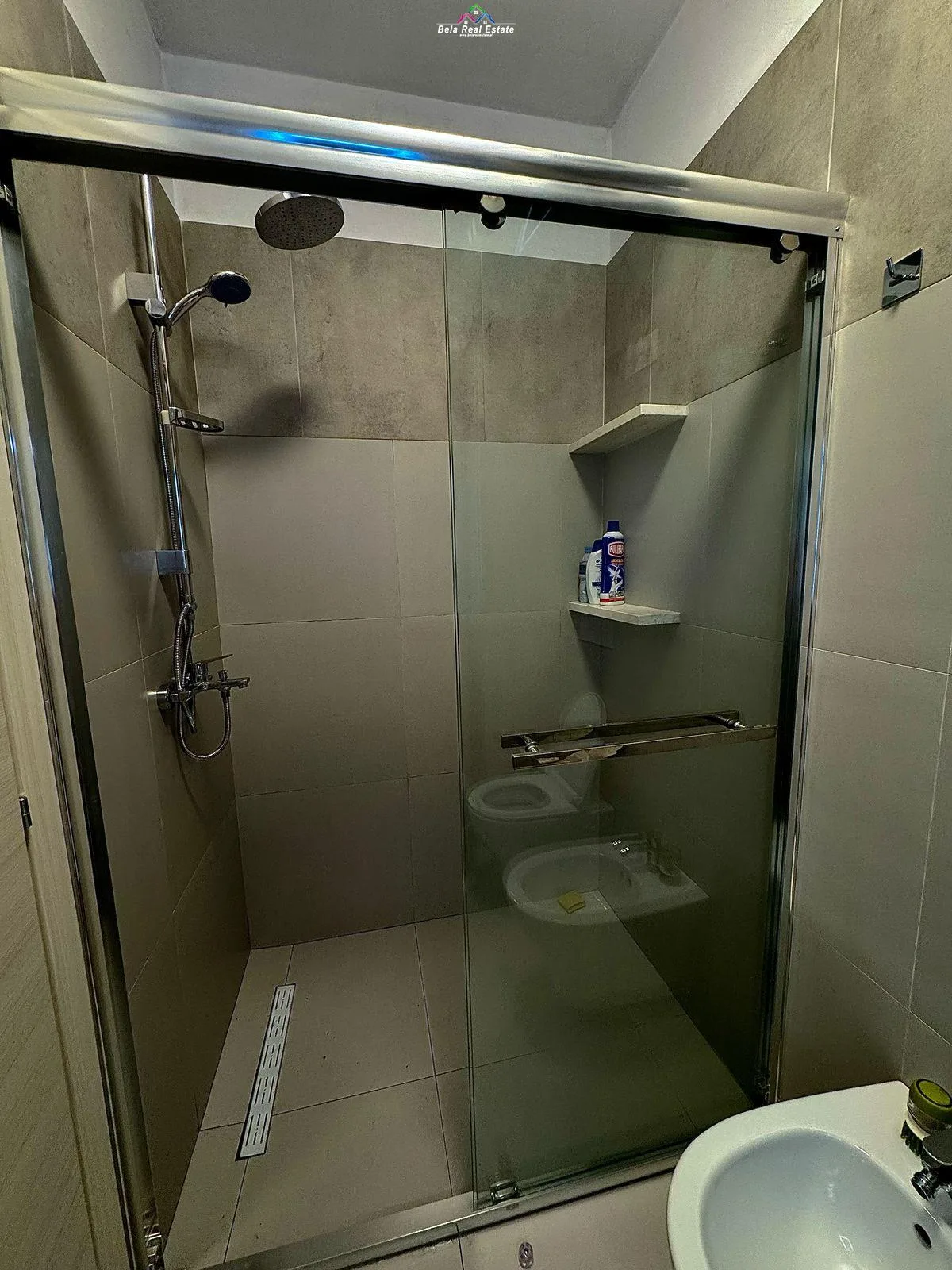 Apartament me qera 1+1+ Post Parkimi Tek Ish Fusha e Aviacionit (ID B2101002) Tirane