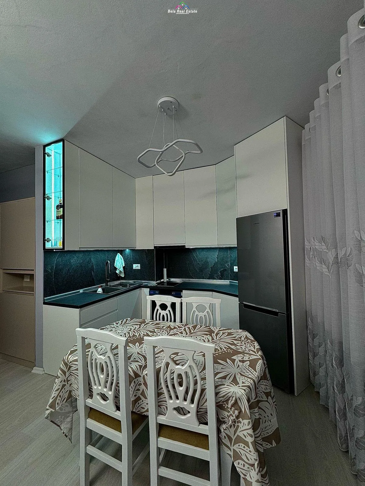Apartament me qera 1+1+ Post Parkimi Tek Ish Fusha e Aviacionit (ID B2101002) Tirane