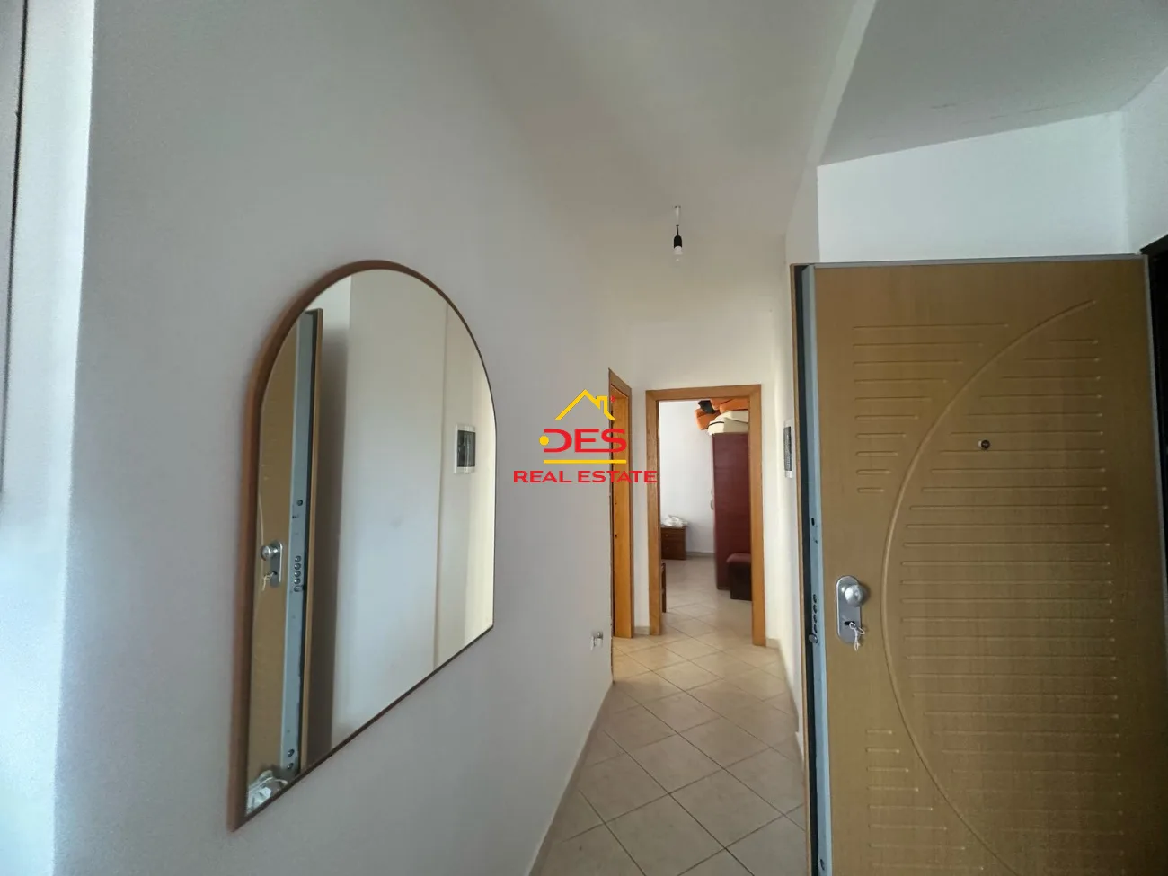 Shitet apartament 2+1 ne sarande