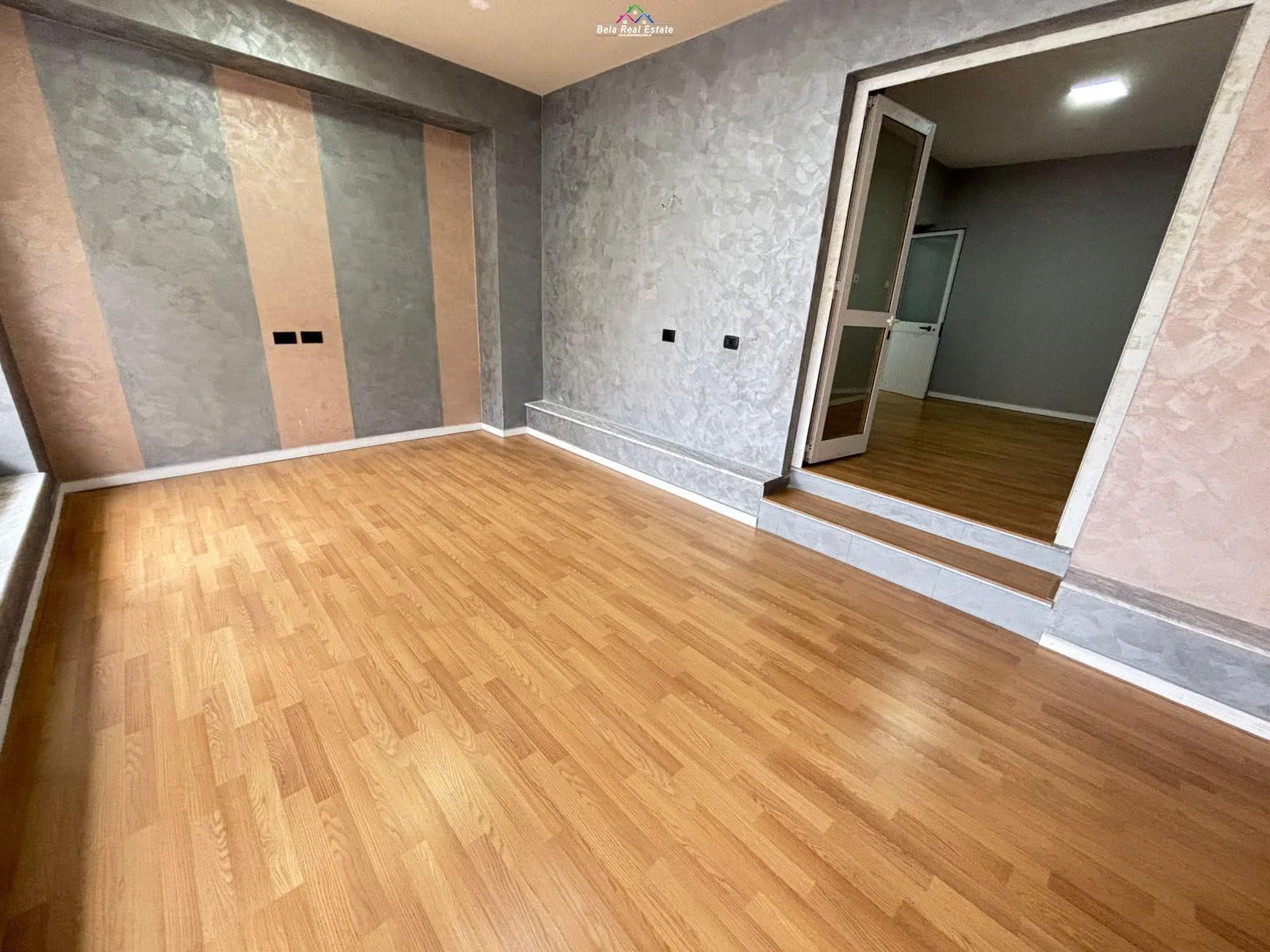 Dyqan Me Qera Tek 21 Dhjetori ( ID BD21818) Tirane
