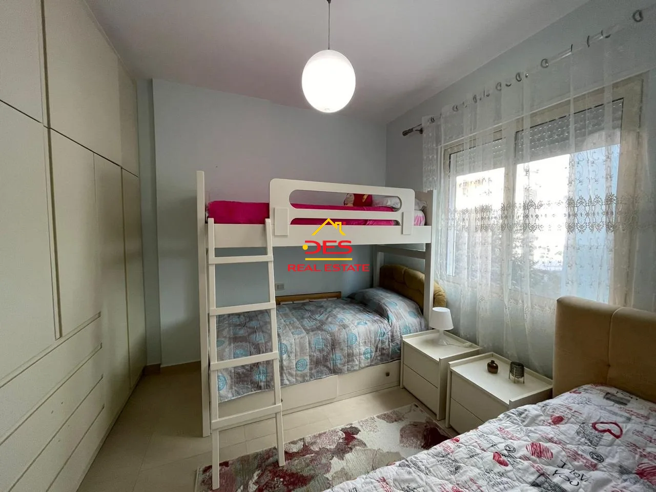 JEPET ME QIRA APARTAMENT 2+1 NË LUNGOMARE ,VLORË. 📍 Pranë Restorant Primo Gusto
