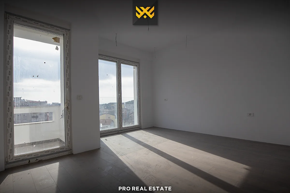 Banesë Penthouse 300m² +40m² me #QIRA në Lagjen e Muhaxherëve.
