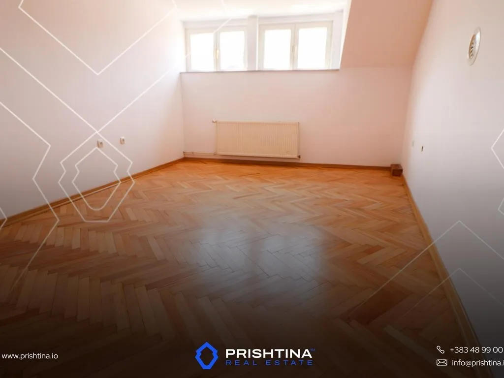 Objekt me qira 800m² te Elena Gjika