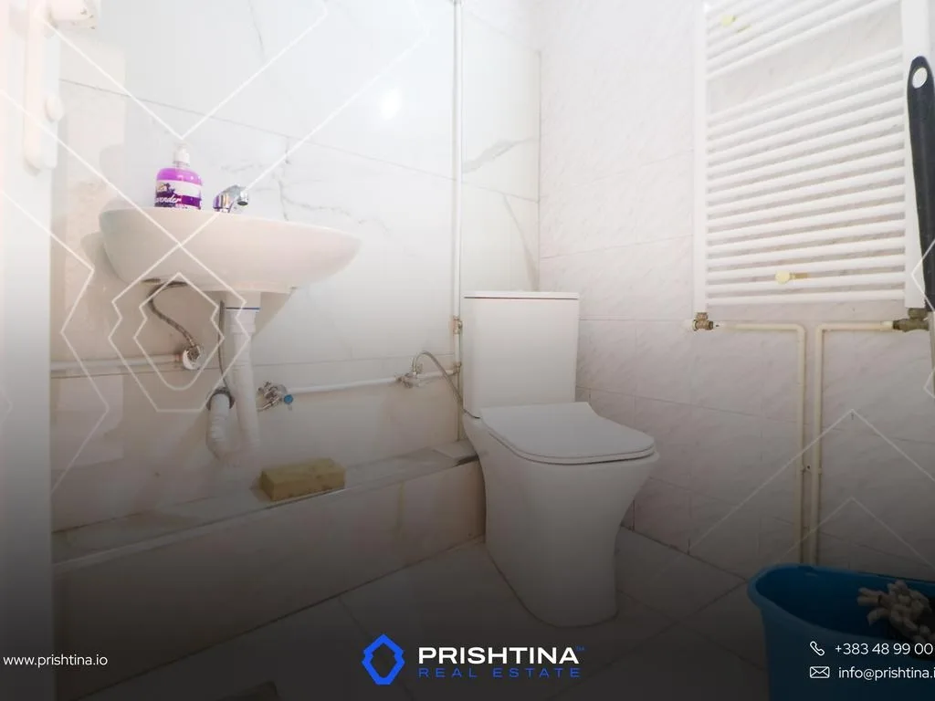Objekt me qira 800m² te Elena Gjika