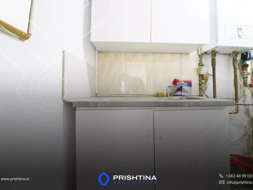Objekt me qira 800m² te Elena Gjika