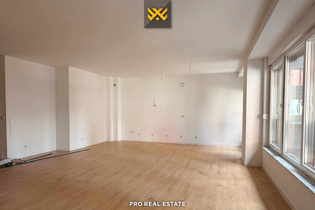 Banesë / Zyrë 150m² + 130m² me #QIRA në Lakrishtë