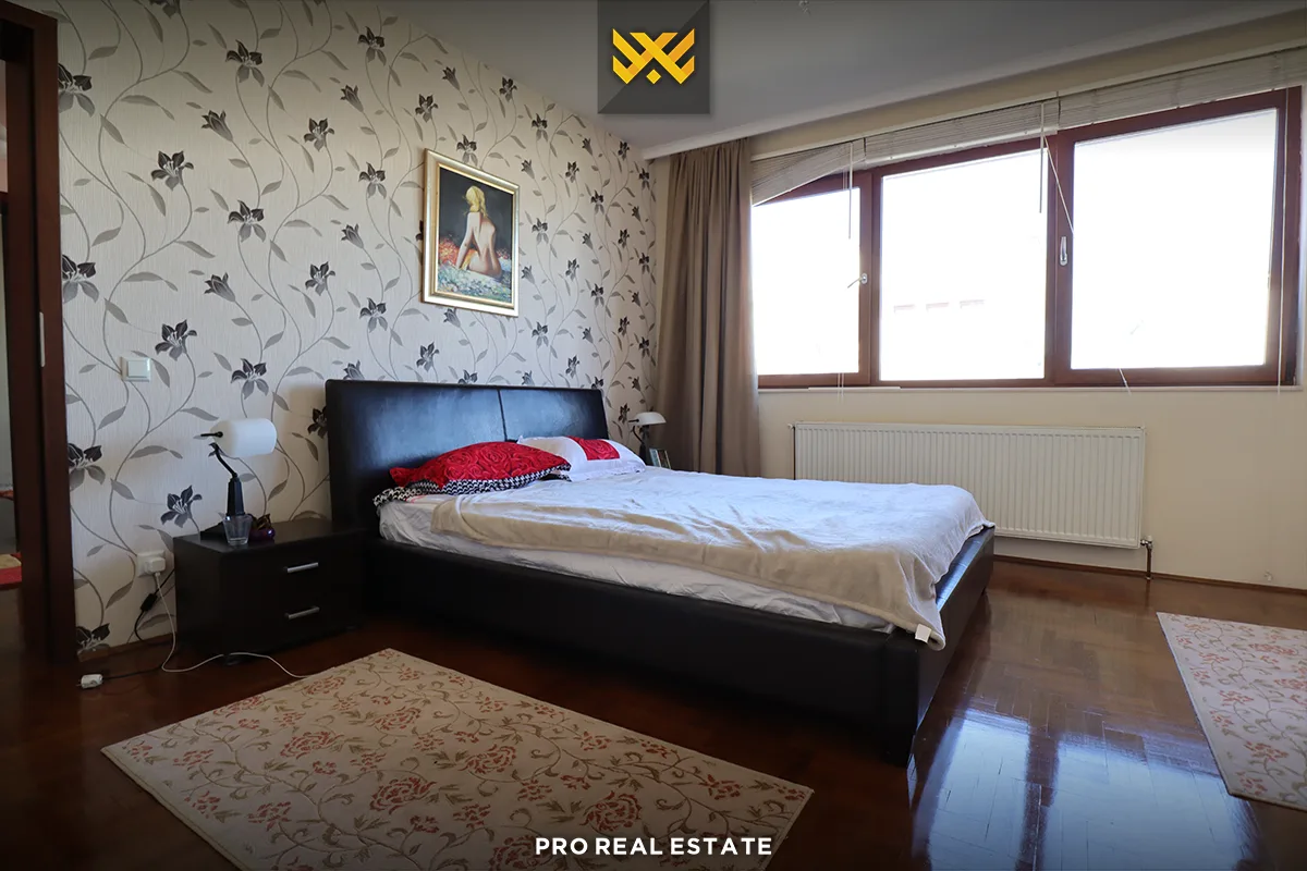 Shtëpi 443m² për #SHITJE në Hajvali