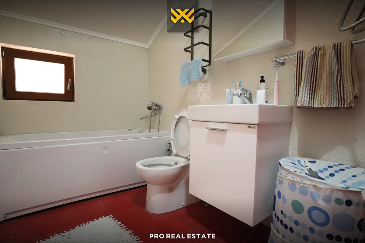 Shtëpi 443m² për #SHITJE në Hajvali