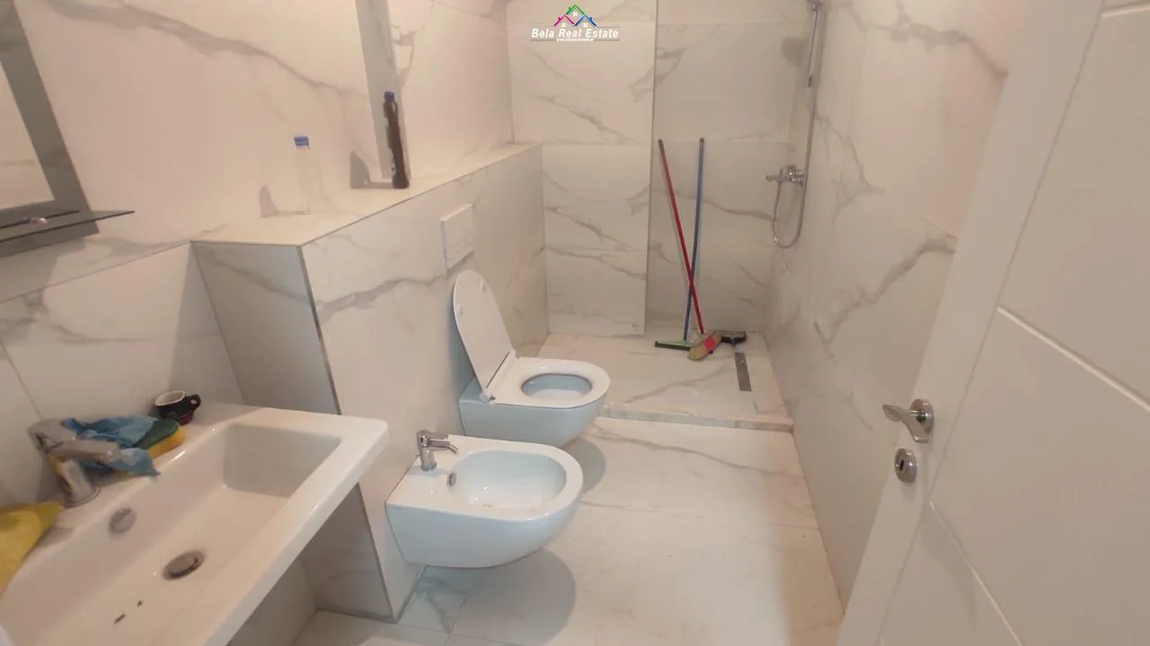 Zyre me qera 3+1+2 ne Porcelan (ID BZ2570) Tirane