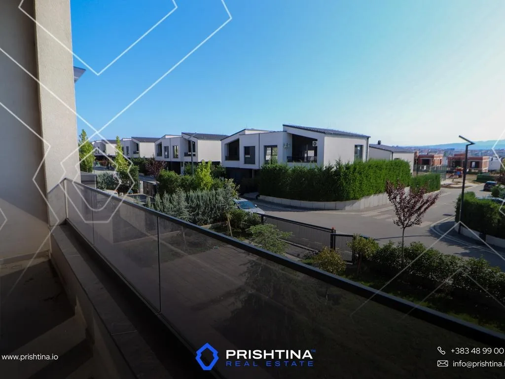 Shtëpi me qira 364m² në Priam Village