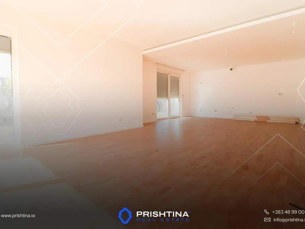 Shtëpi me qira 364m² në Priam Village