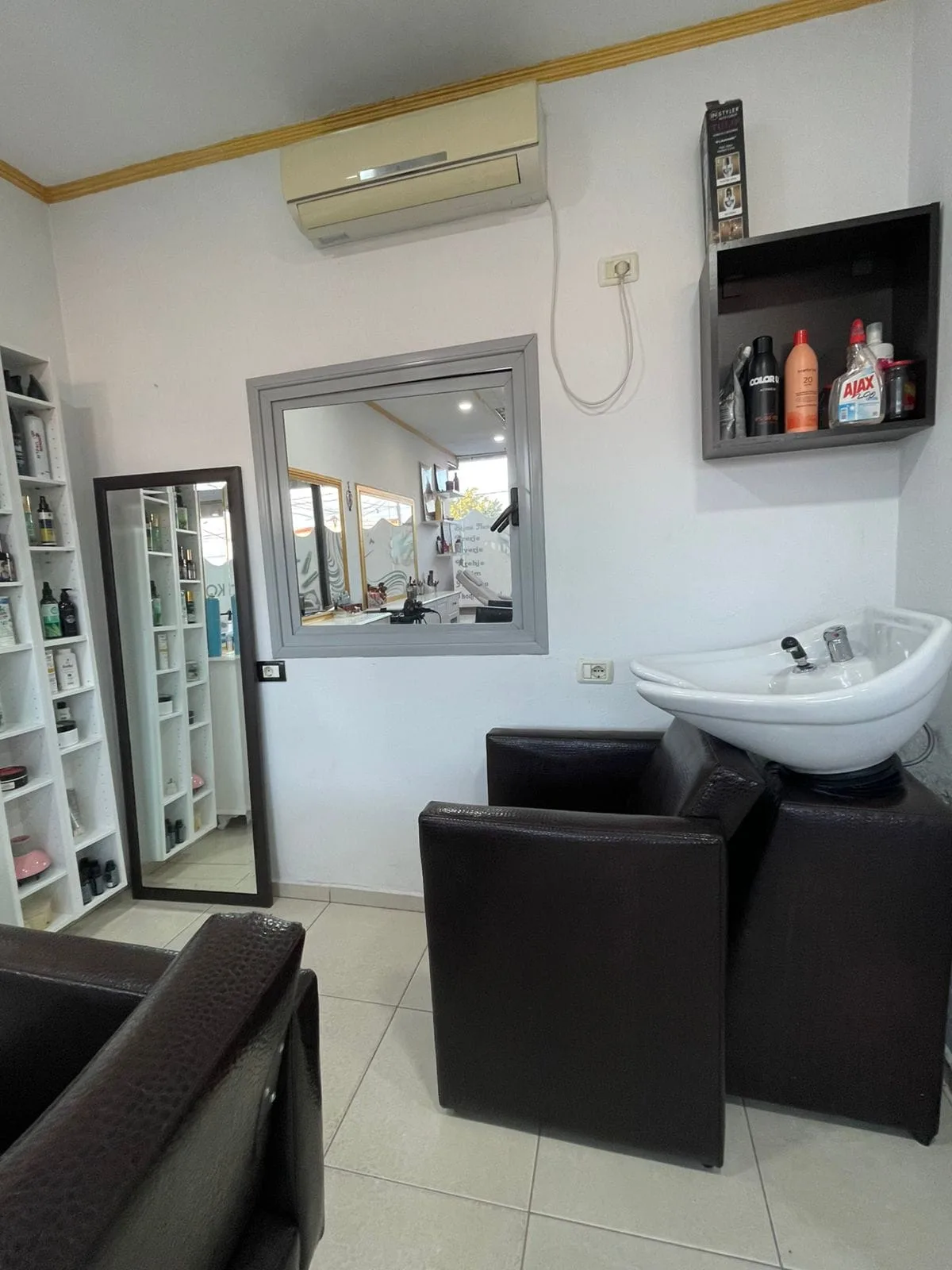 Parukeri Me Qera Ne Kamez (ID BD21715) Tirane