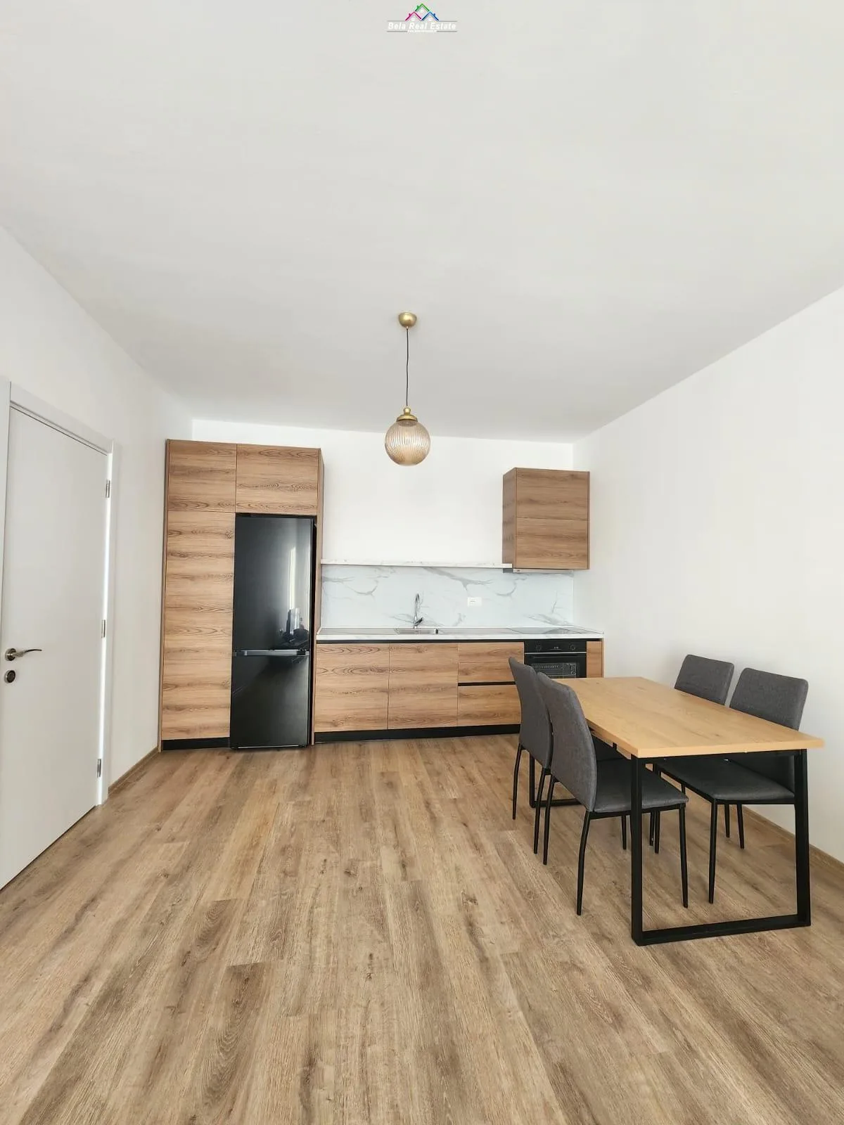 Apartament me Qera  1+1 Tek Farmacia 10 (ID B210524) Tirane.