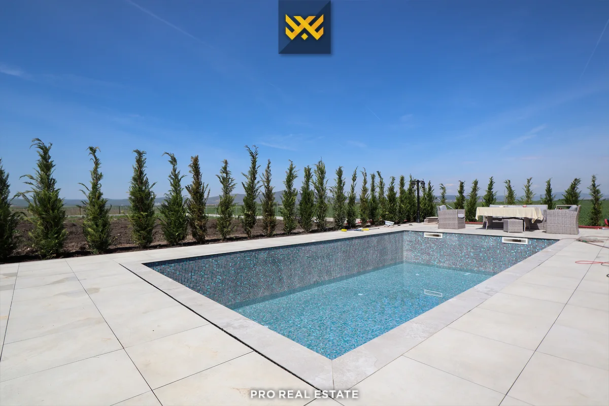 Shtëpi 156m² me #QIRA në Suhadoll