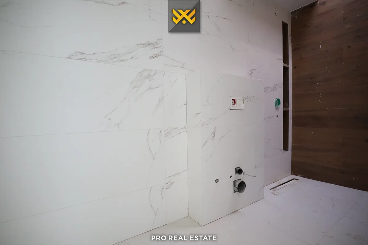 Terracier 180.38m² + 69.58m² me #QIRA në Lagjen Marigona Hill
