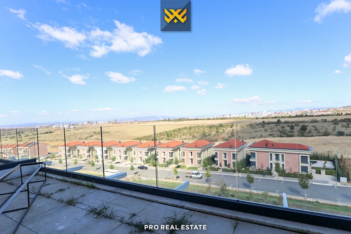 Terracier 180.38m² + 69.58m² me #QIRA në Lagjen Marigona Hill