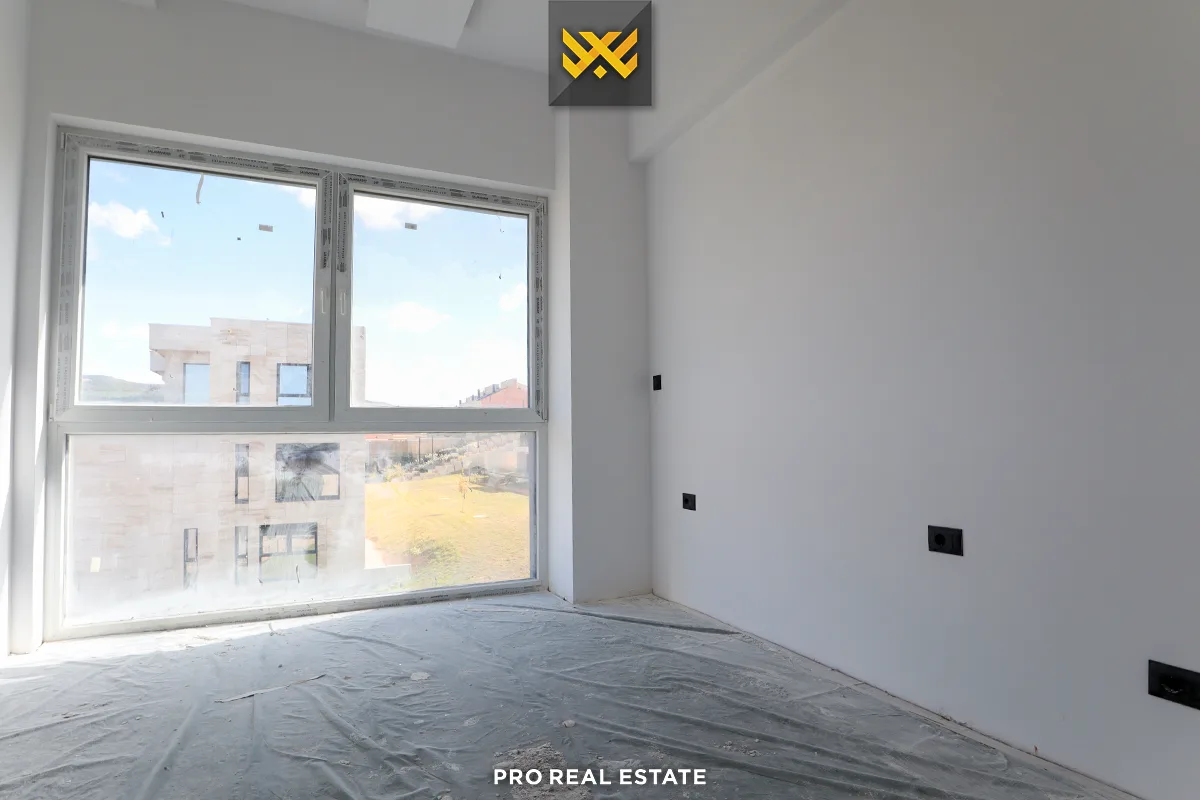 Terracier 180.38m² + 69.58m² me #QIRA në Lagjen Marigona Hill