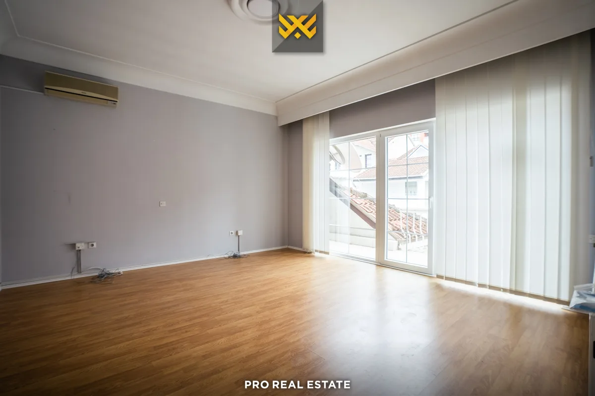 Shtëpi / Objekt 550m² me #QIRA në Pejton