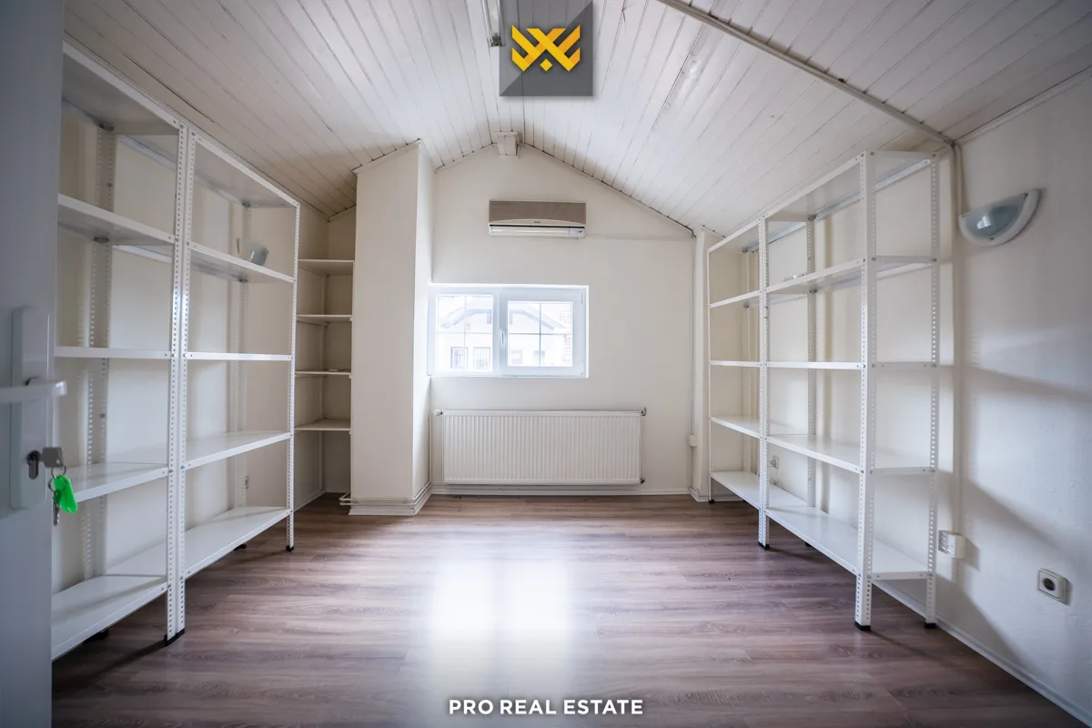 Shtëpi / Objekt 550m² me #QIRA në Pejton