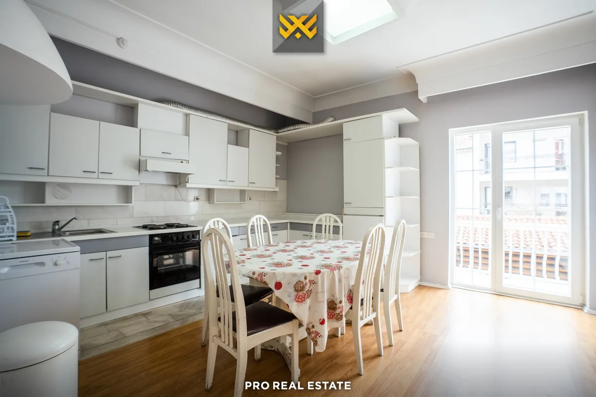 Shtëpi / Objekt 550m² me #QIRA në Pejton