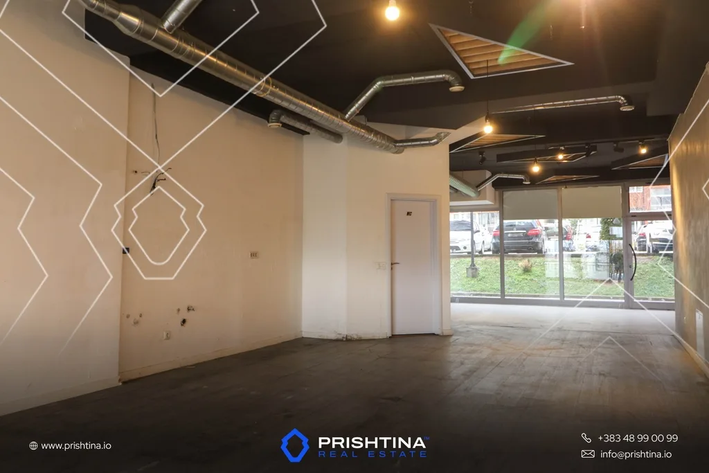 Lokal me qira 85m² te Rruga C
