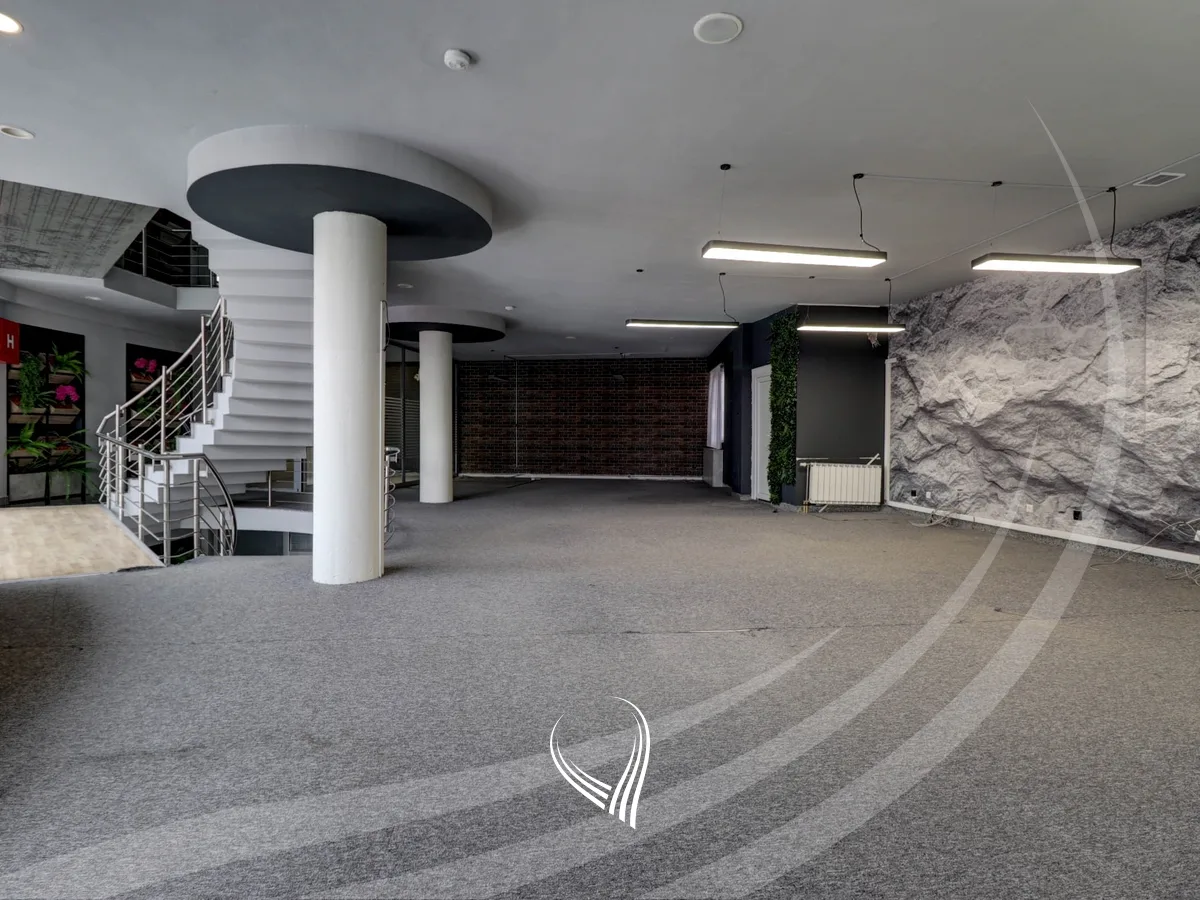 Objekt afarist 1,000m2 me qira në lagjen Dodona