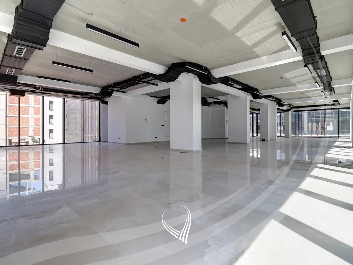 Lokal 297.83m2 në shitje në lagjen Mati 1