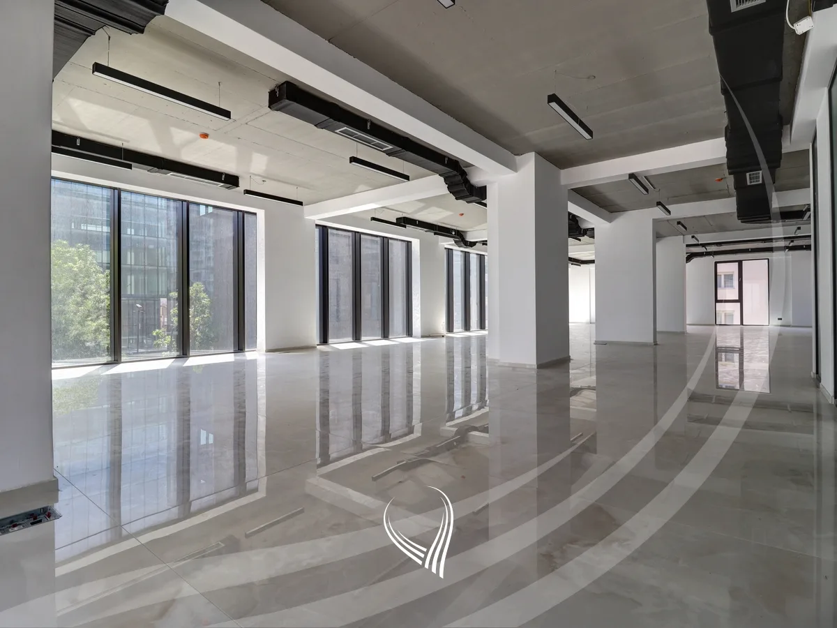 Lokal 297.83m2 në shitje në lagjen Mati 1