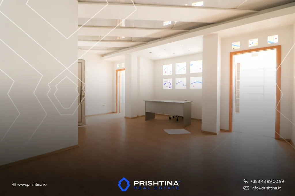 Zyrë me qira 150m² në Pejton