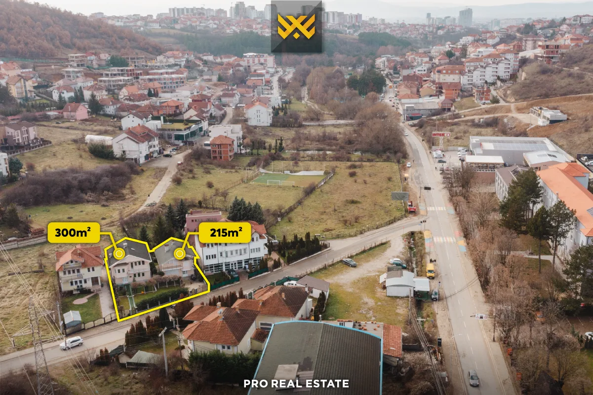 Dy shtëpi 300m² dhe 215m² për #SHITJE në Sofali