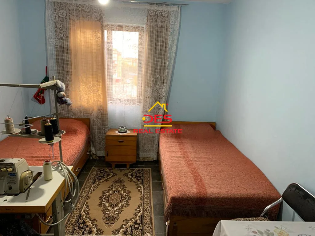 Shitet apartament 2+1 në lagjen ‘ beqir dardha’, elbasan.