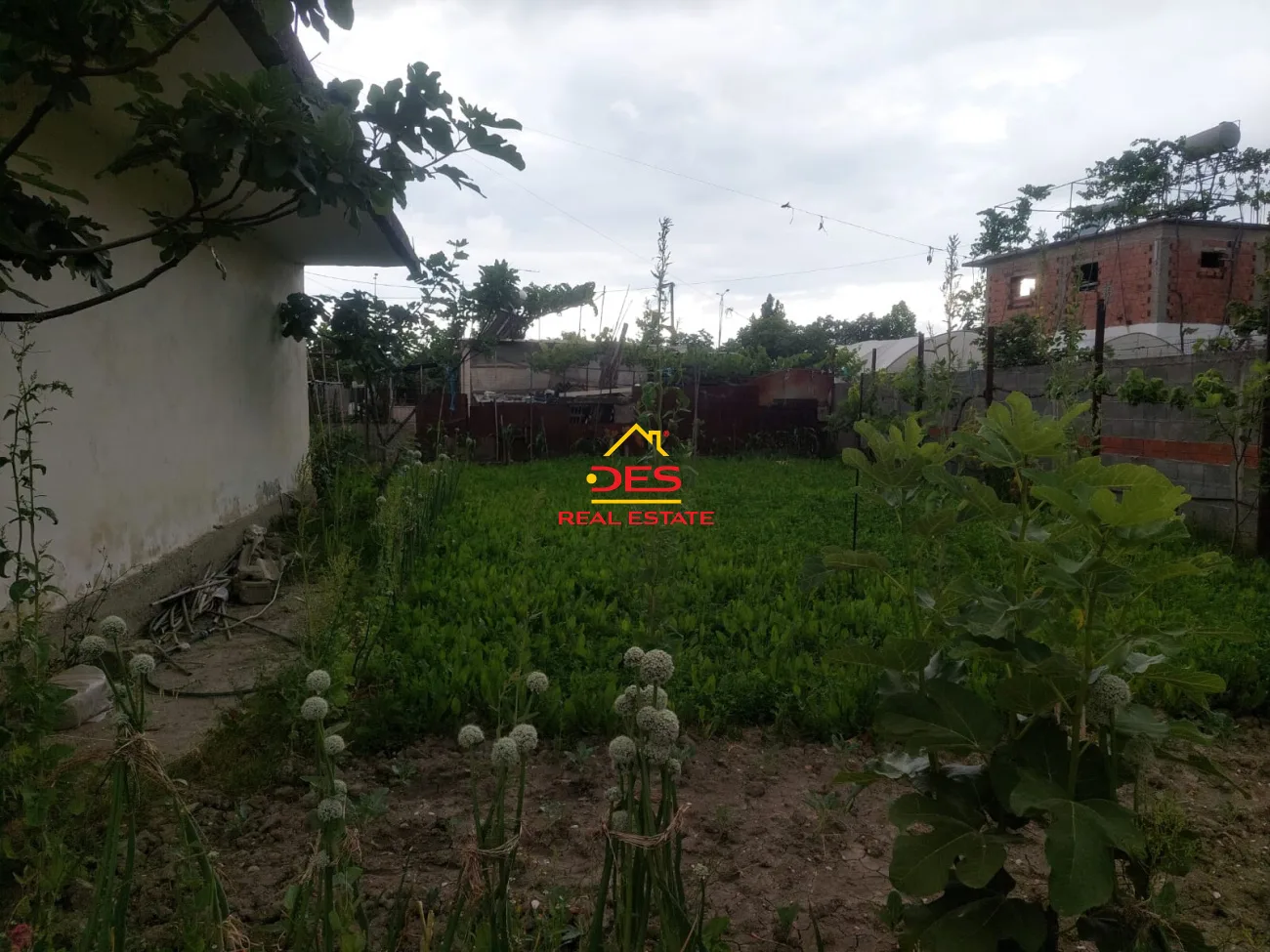 Shitet shtëpi private + truall në pus mezin, vlorë