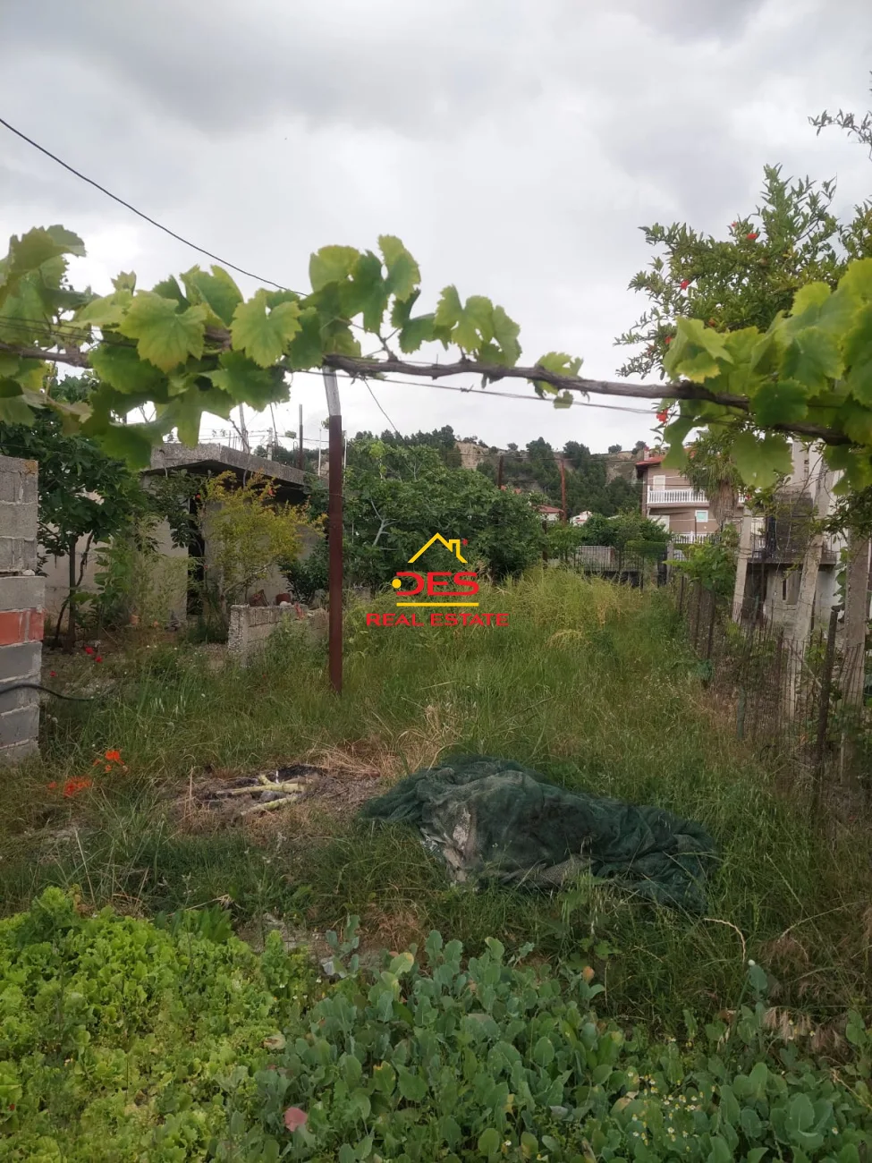 Shitet shtëpi private + truall në pus mezin, vlorë