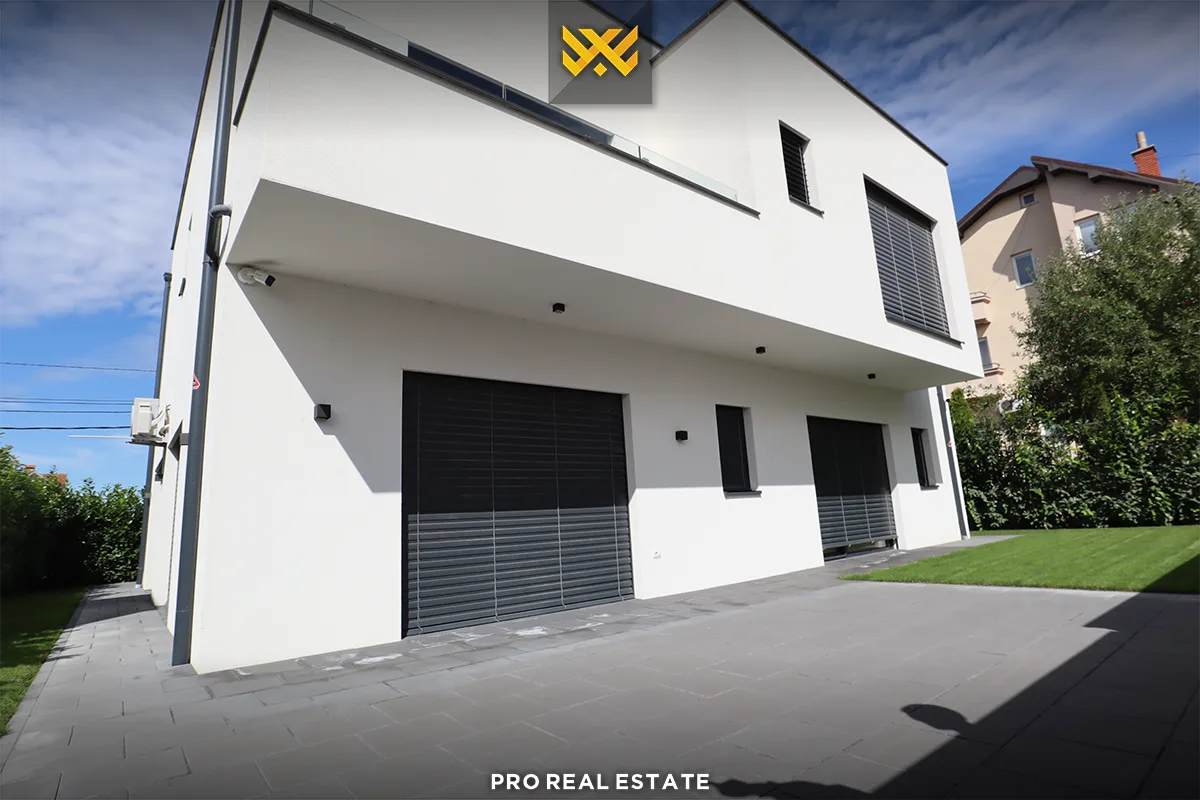 Shtëpi 290m² për #SHITJE në Matiçan.
