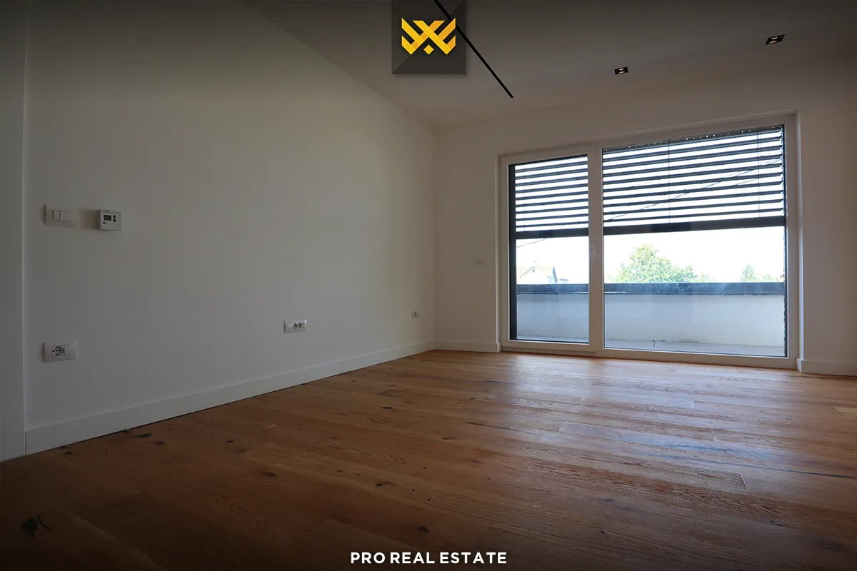 Shtëpi 290m² për #SHITJE në Matiçan.