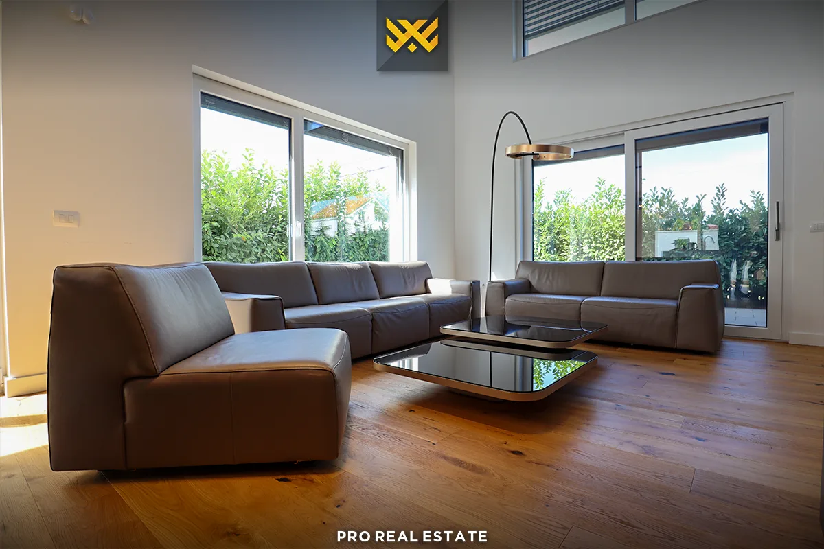 Shtëpi 290m² për #SHITJE në Matiçan.