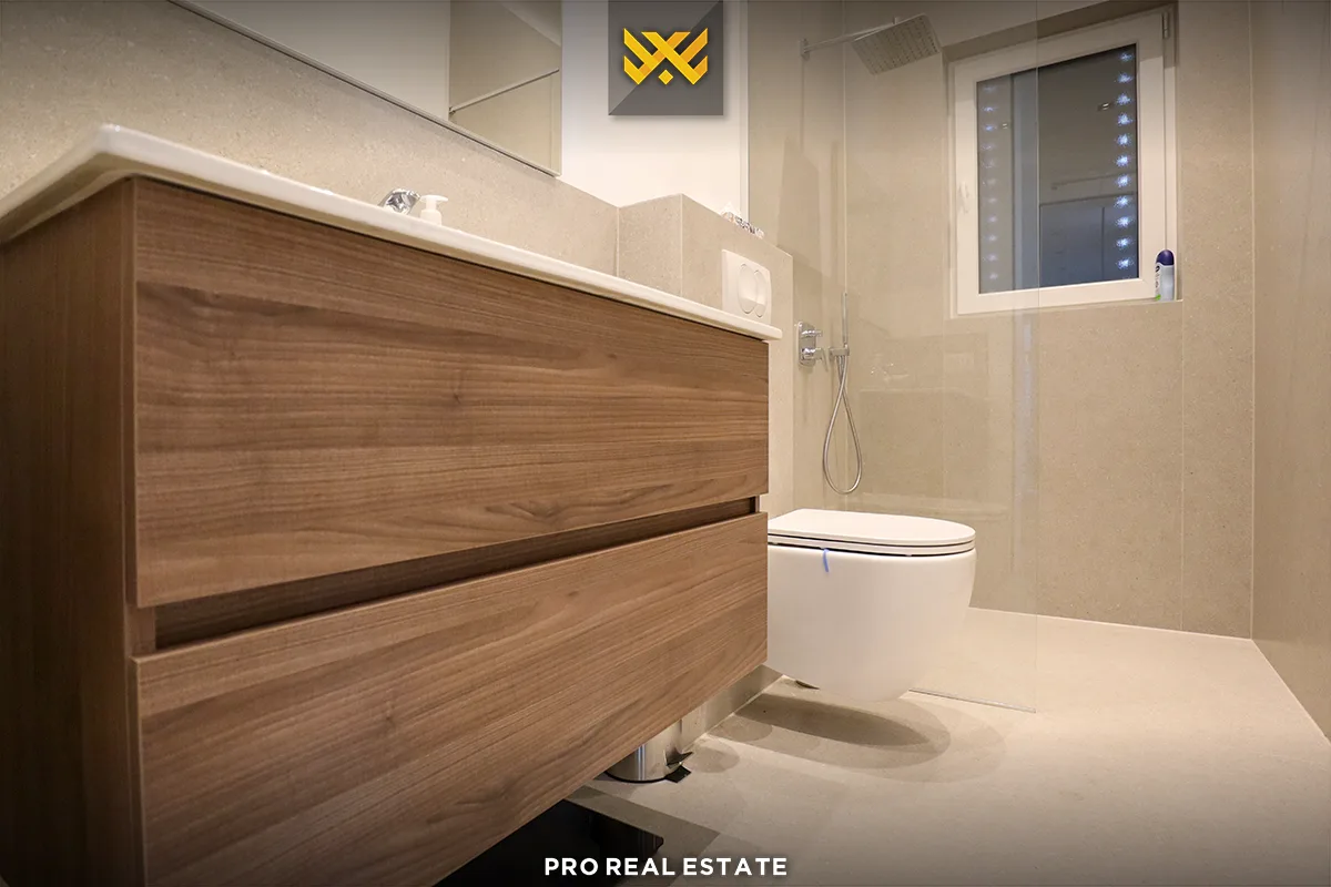 Shtëpi 290m² për #SHITJE në Matiçan.