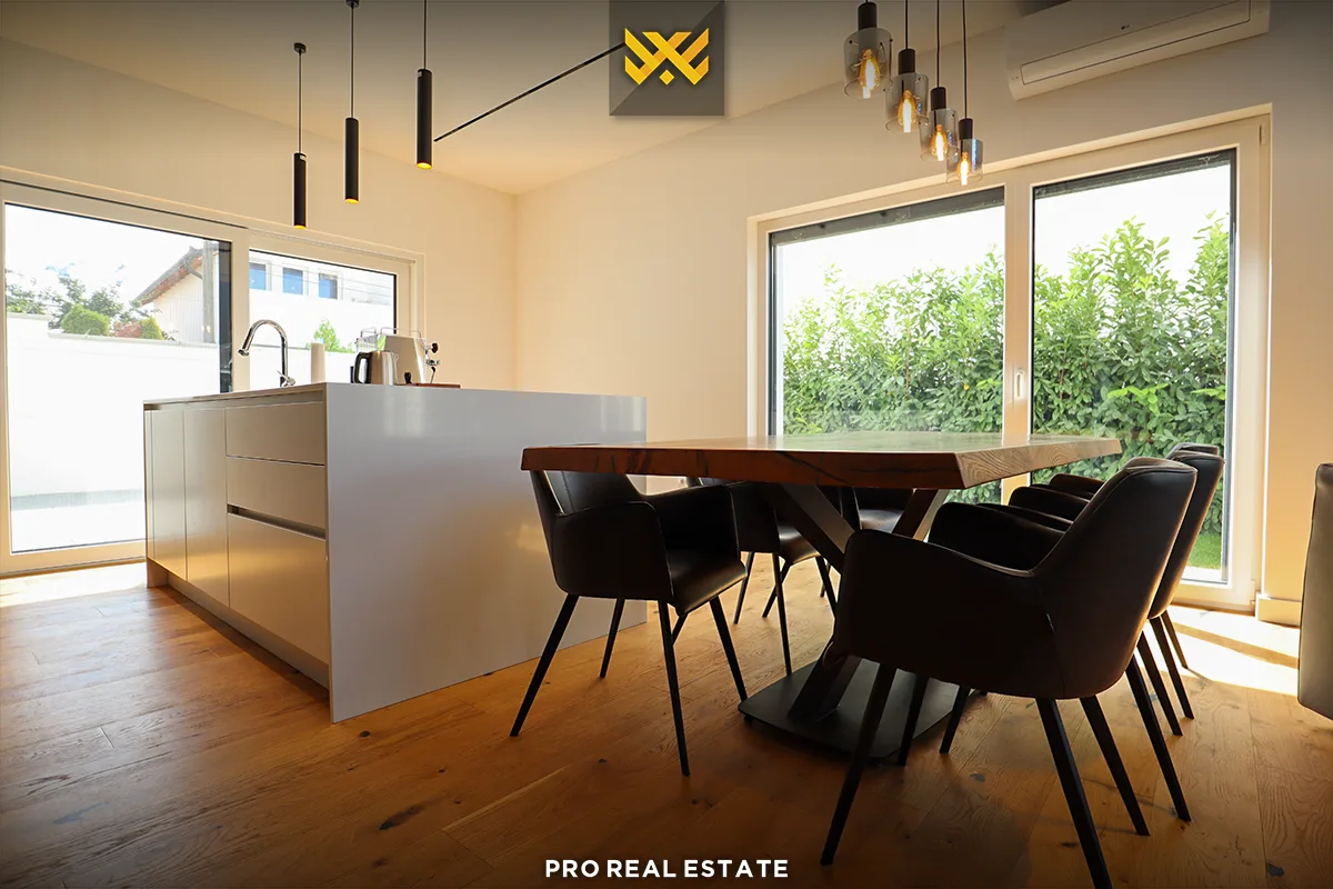 Shtëpi 290m² për #SHITJE në Matiçan.