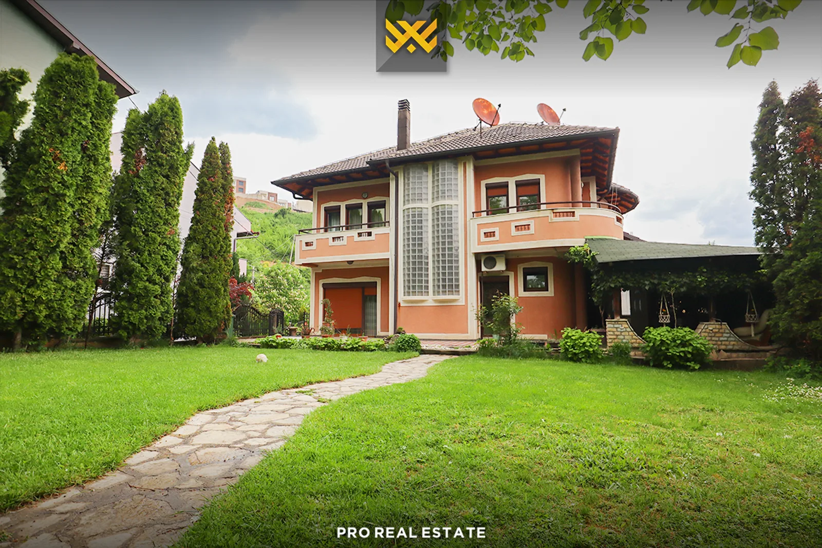 Shtëpi 440m² në #SHITJE në Gërmi.