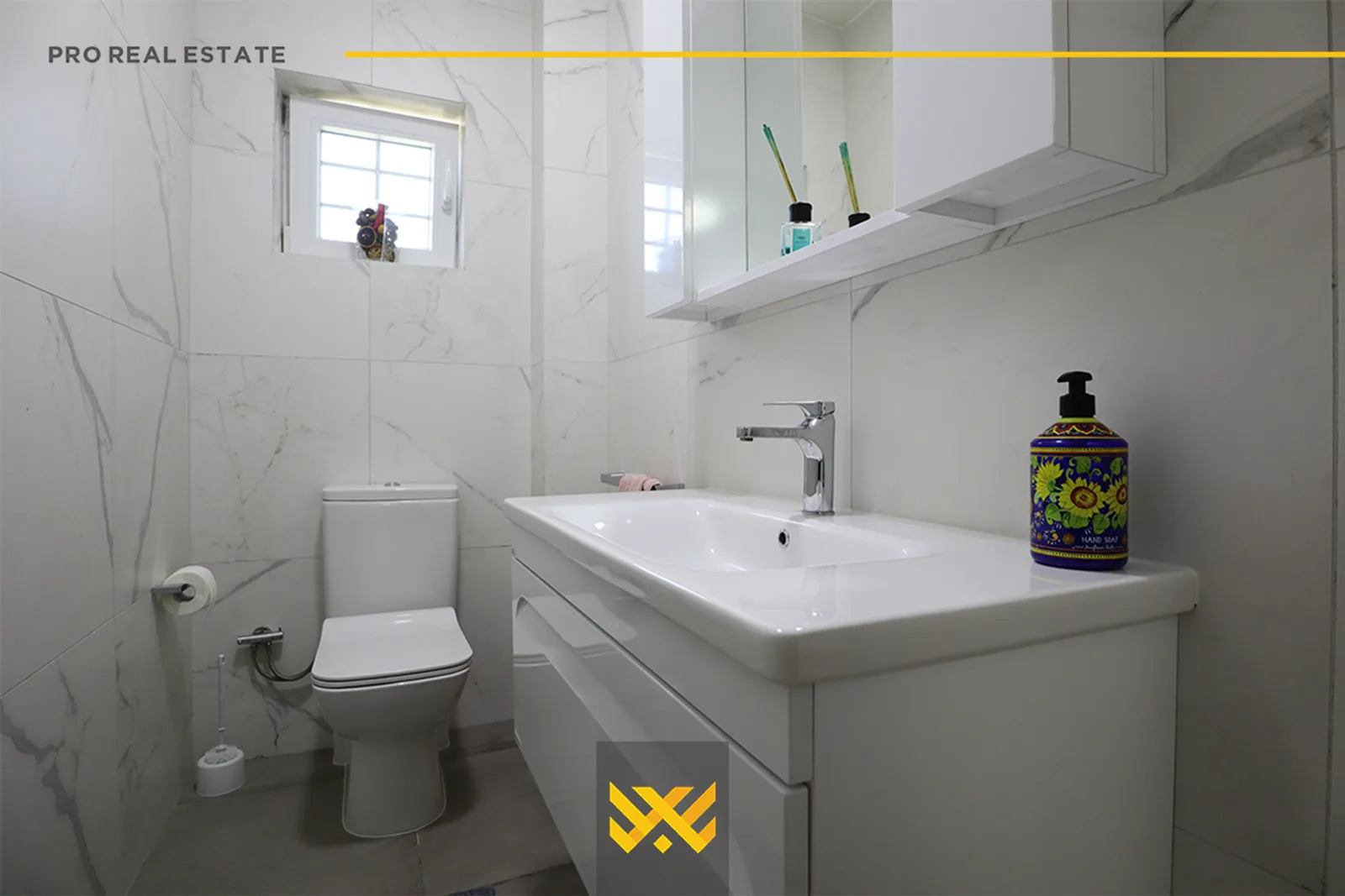 Shtëpi 325m² me #QIRA në Veternik.