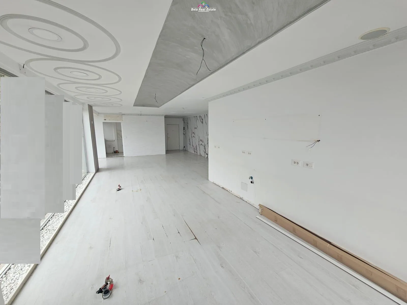Zyre/Dyqan Me Qera prane 21 Dhjetorit ( ID BZ2818) Tirane