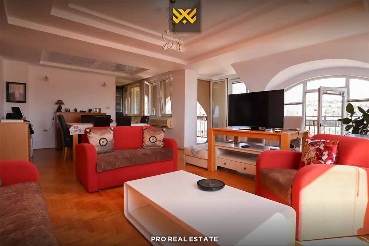 Banesë 184m² për #SHITJE në Qendër