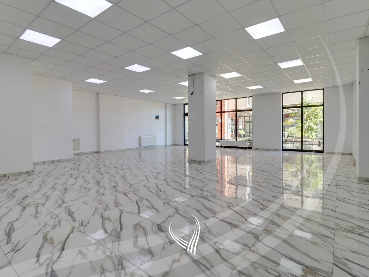 Lokal 110m2 në shitje në lagjen Mati 1