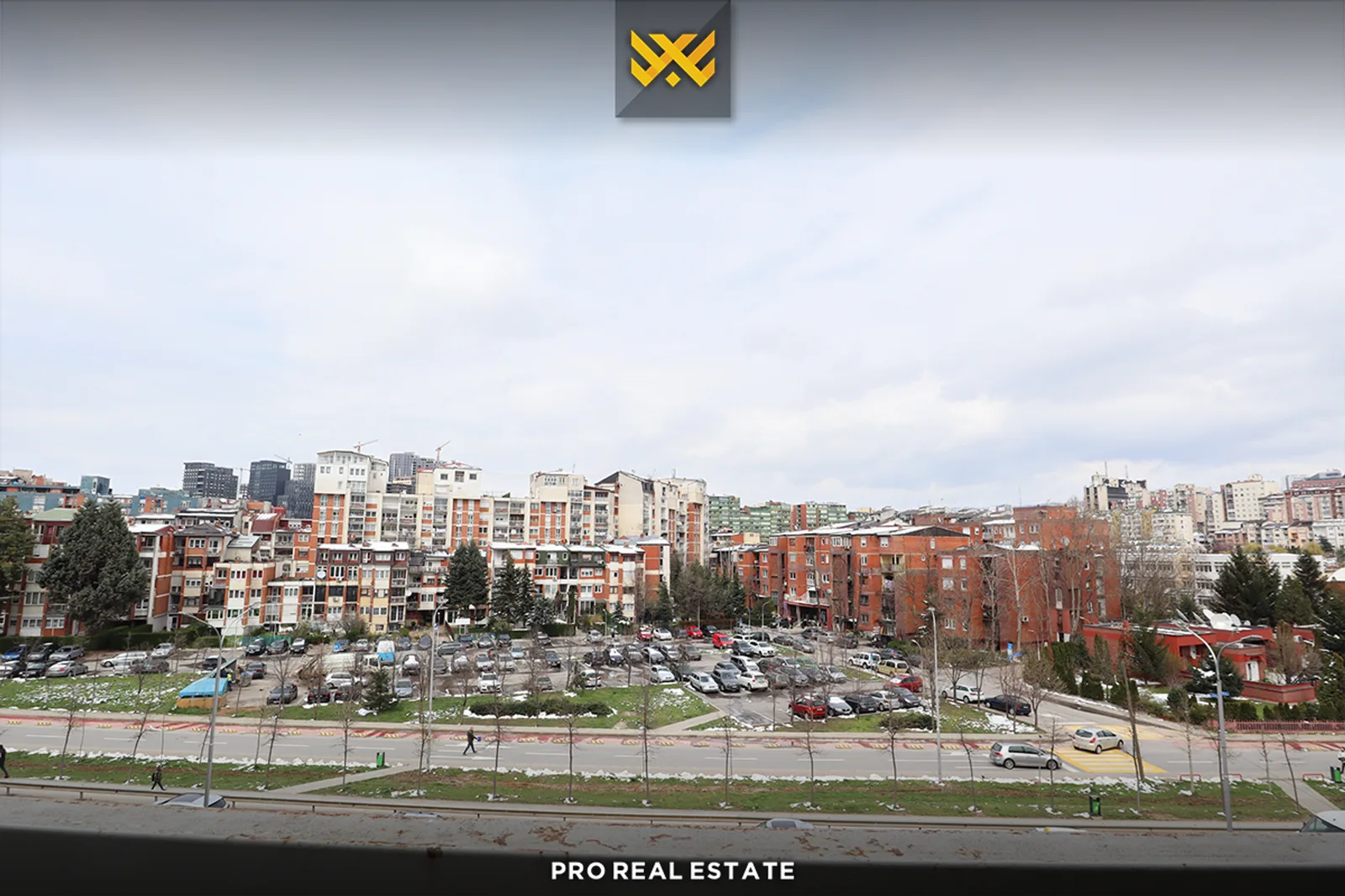 Banesë / Zyrë 52m² + 9.75m² për #SHITJE në Dardani.