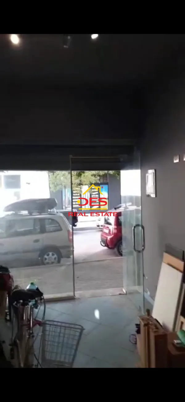 Shitet njësi shërbimi pranë portit ,vlorë