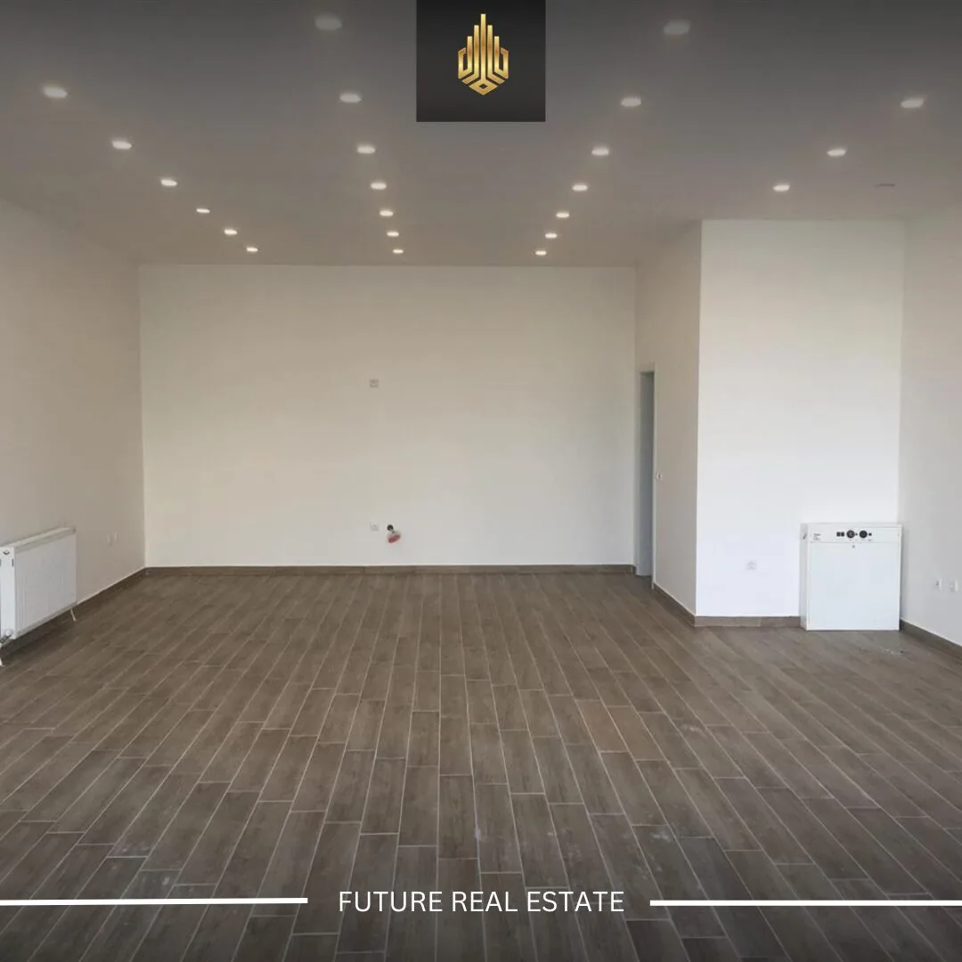 Lokal me QERA/70m²