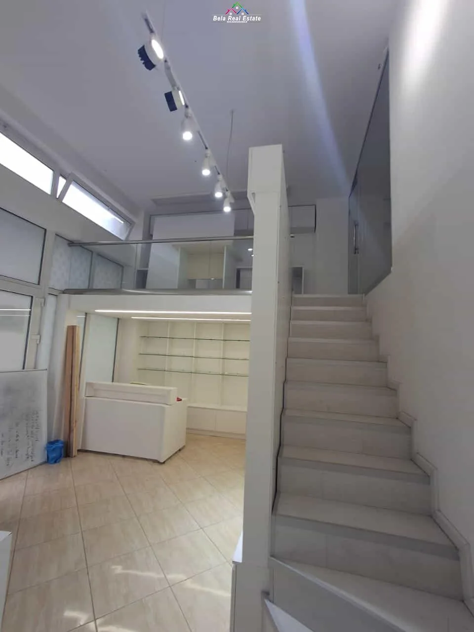 Dyqan duplex Me qera tek Stacioni i Trenit (ID BD21655)Tirane