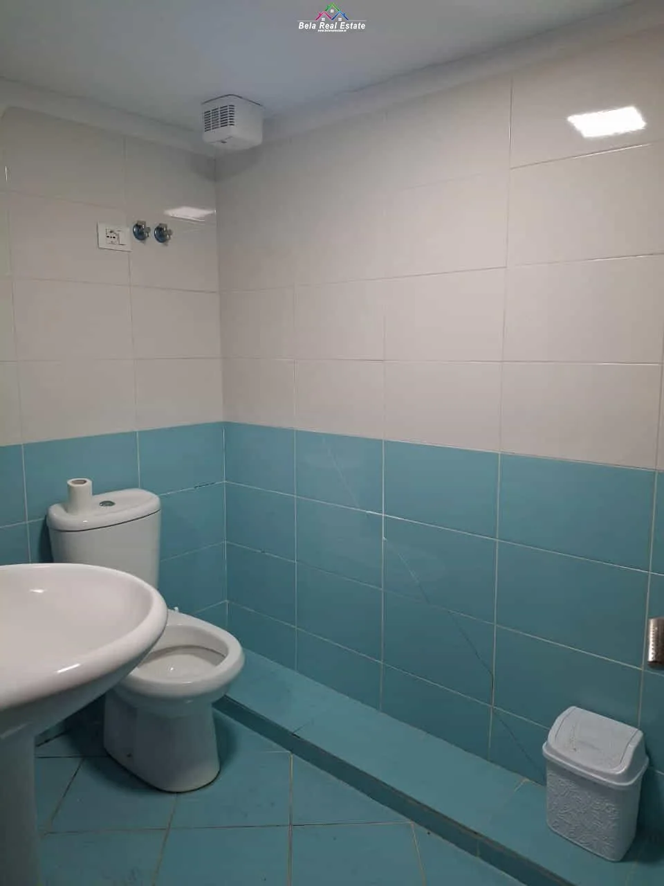 Dyqan duplex Me qera tek Stacioni i Trenit (ID BD21655)Tirane