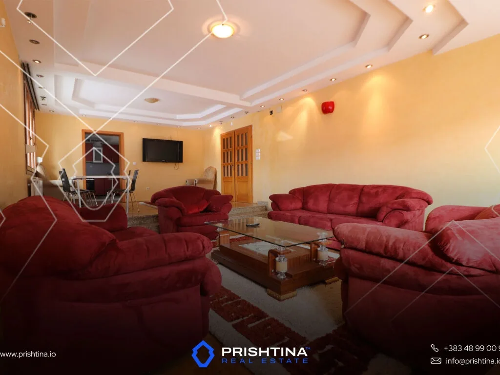 Shtëpi në #shitje 330m² në Veternik në lagjen Qëndresa