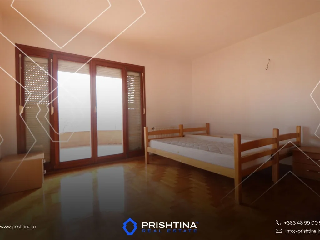 Shtëpi në #shitje 330m² në Veternik në lagjen Qëndresa